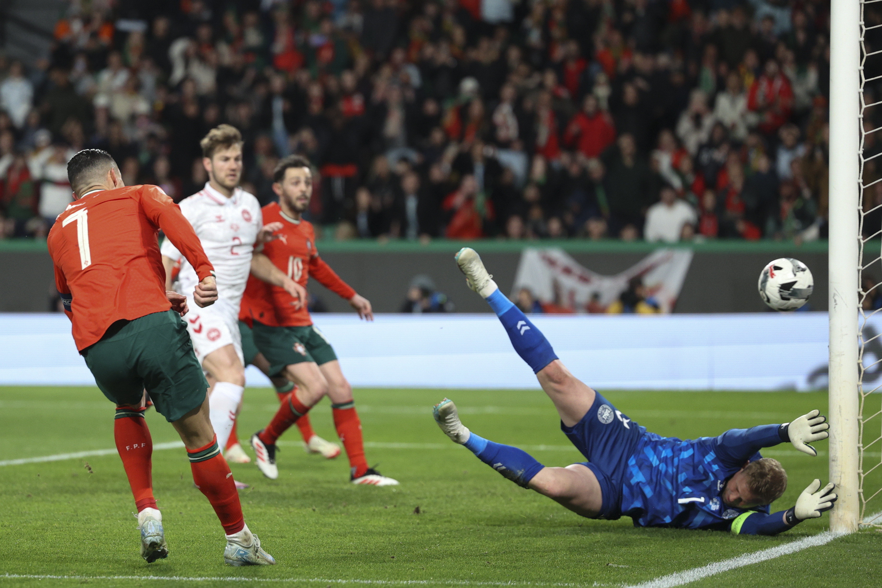 -西班牙新晋赛苦斗葡萄牙，锁定小组第一的简单介绍