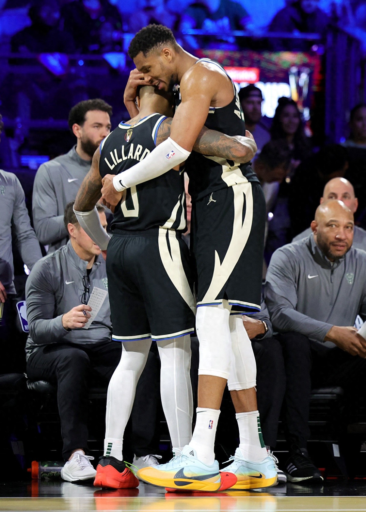 篮网击败雄鹿，豪取胜利